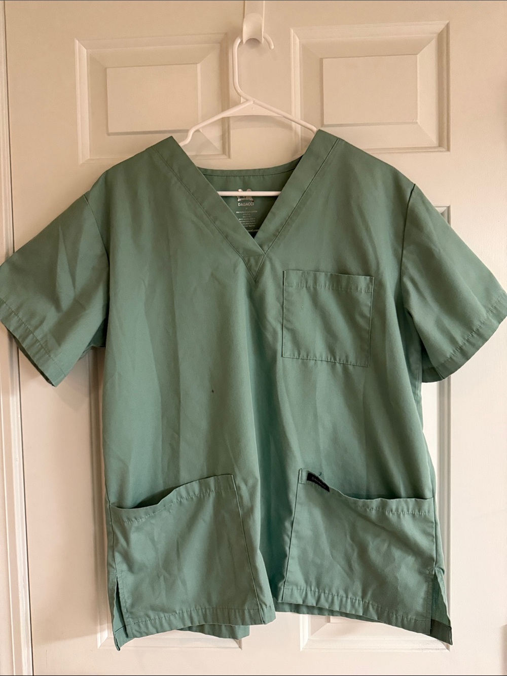 Dagacci Women’s Scrub Top